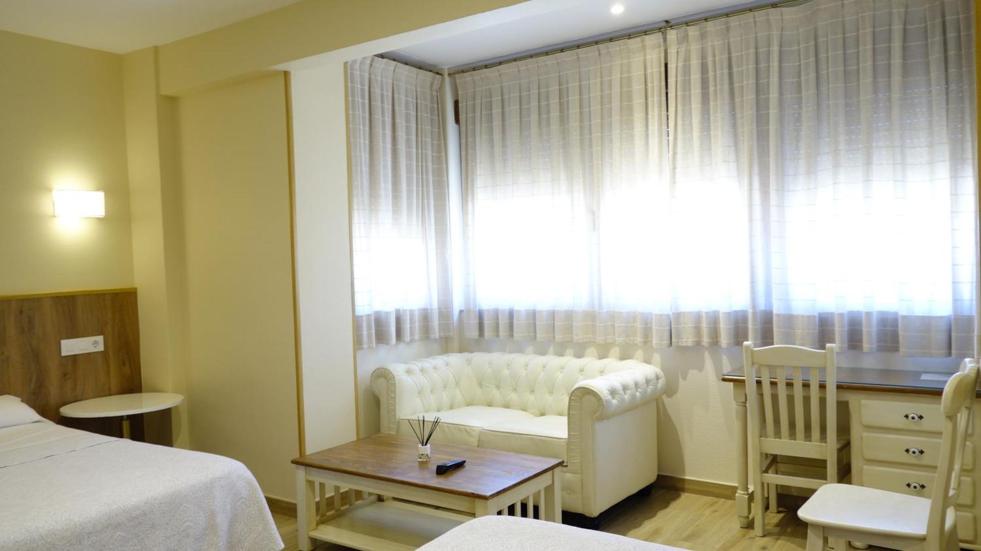 Hotel Toledo Plaza Exterior foto